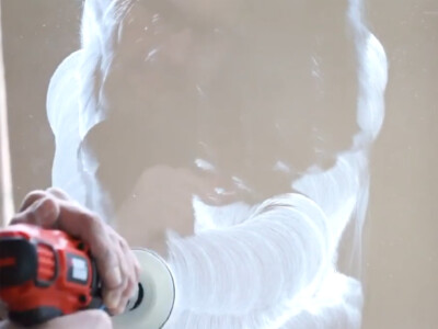Hand polishing of flat glass